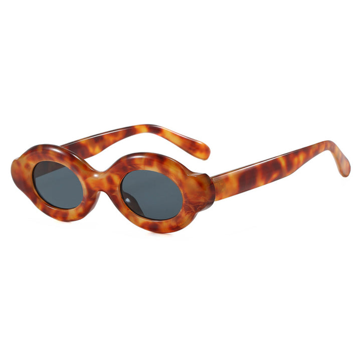 Dame solbrille i trendy retro-design med ovale glass Luvikno