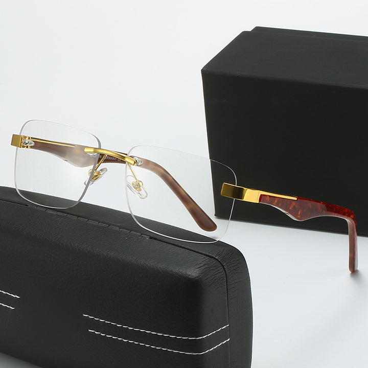 Dame moteriktig halvrammebrille med elegant metall- og plastmix Luvikno