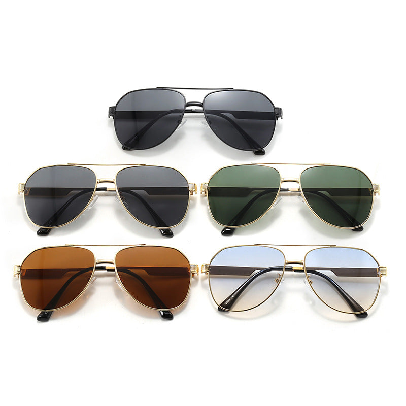 Dame elegant aviator-solbriller med robust metallramme og UV-beskyttelse Luvikno