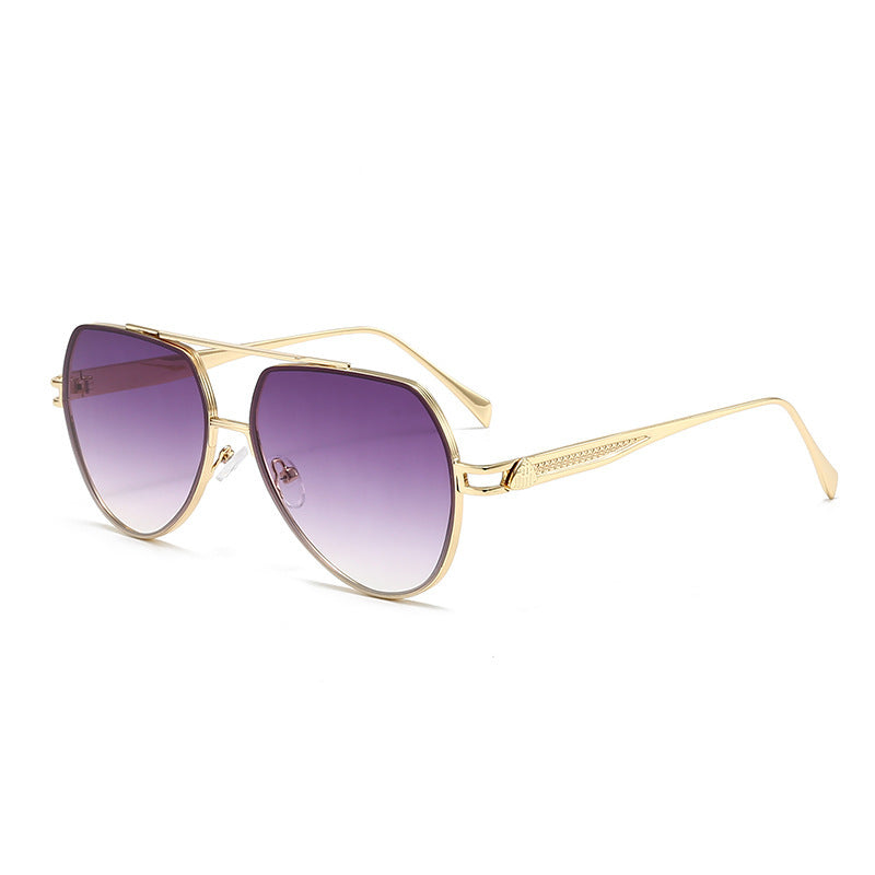 Dame Designer-solbrille i stilfull, bølget metallramme Luvikno