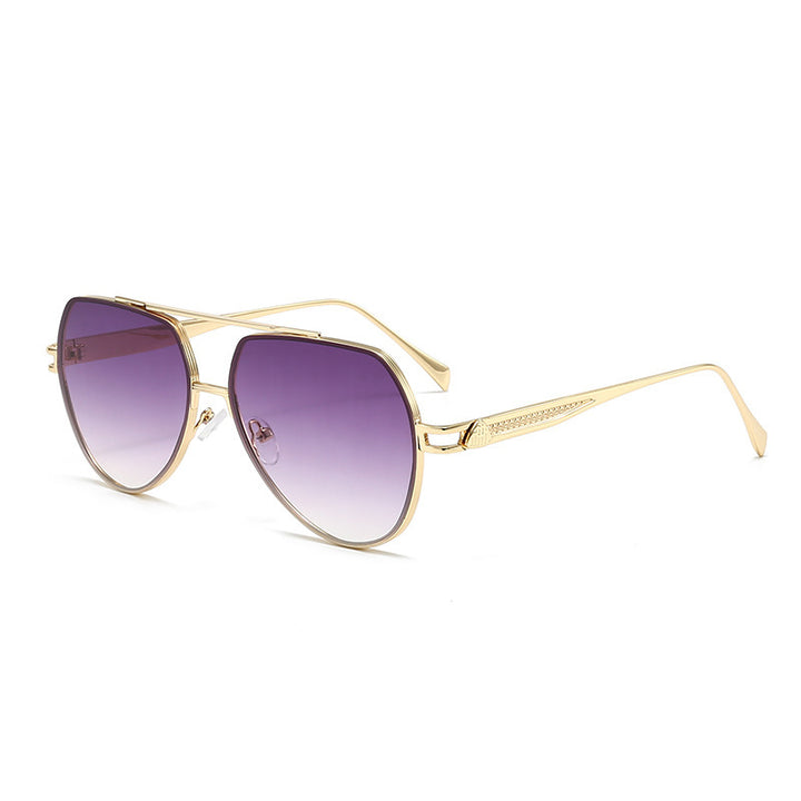 Dame Designer-solbrille i stilfull, bølget metallramme Luvikno