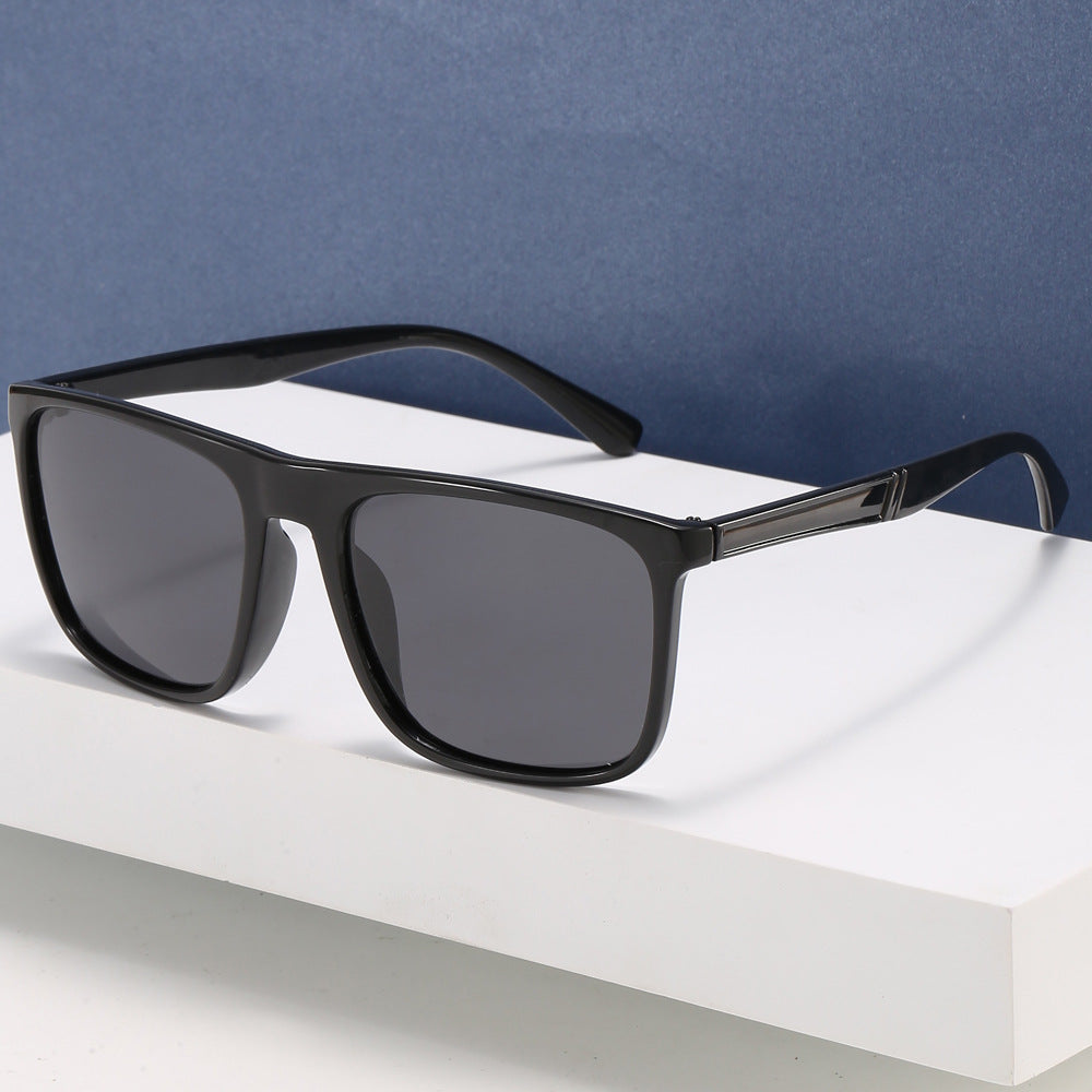 Dame moderne solbriller i minimalistisk design Luvikno