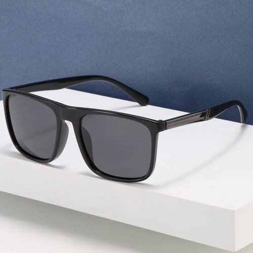 Dame moderne solbriller i minimalistisk design Luvikno