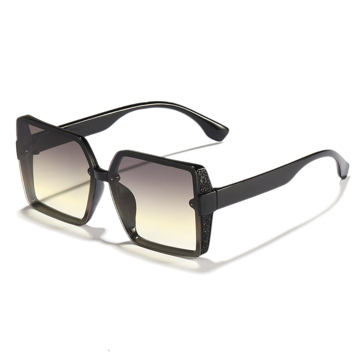 Dame moteriktig solbrille i ekstravagant firkantet design Luvikno