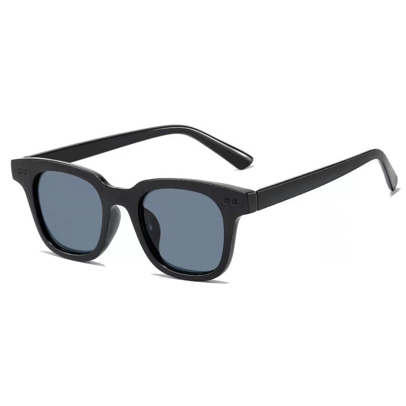 Dame moteriktig retro-solbrille med robust plastramme Luvikno