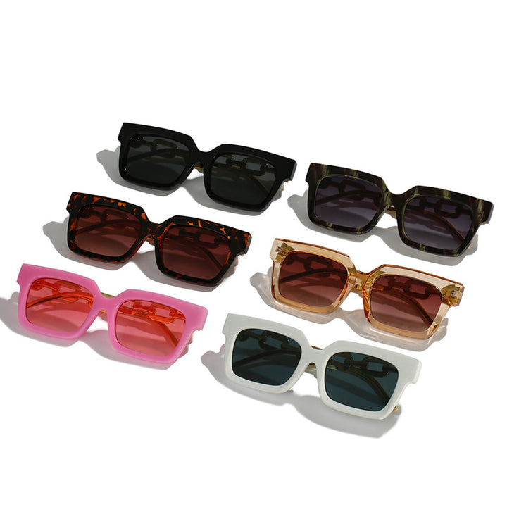 Dame moteriss solbrille med unikt kjedeelement Luvikno