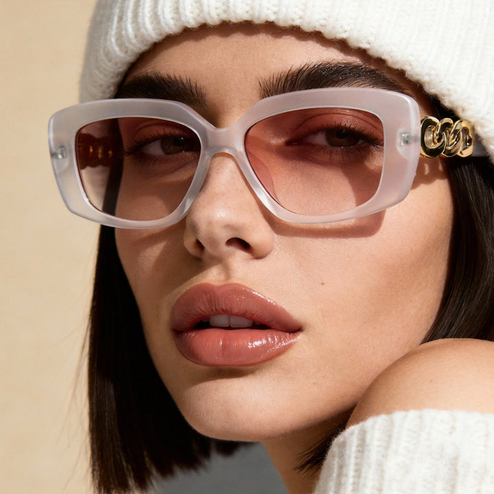 Dame elegant kvadratisk solbrille med gullutstyrt ramme Luvikno