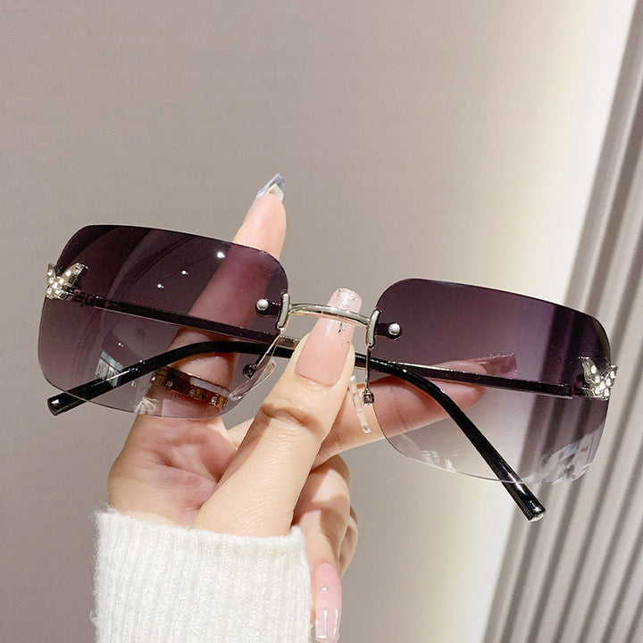 Dame elegant oversized solbriller med vevd gullramme Luvikno