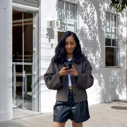 Naisten pehmeä villatakki nappikiinnityksellä Luvik