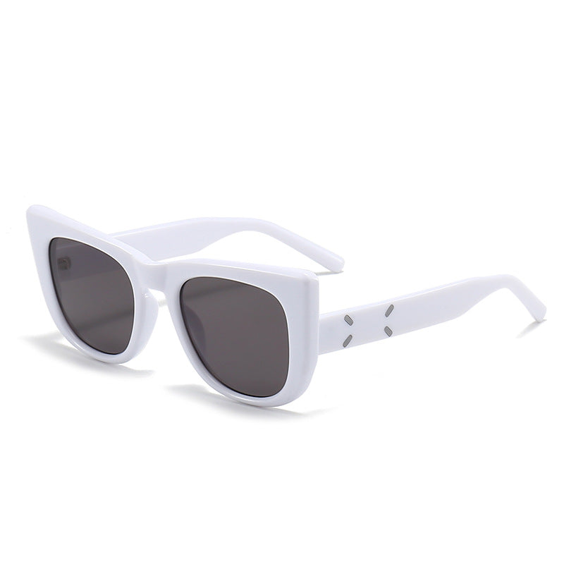 Damer moderne oversized solbriller i unikt design Luvikno