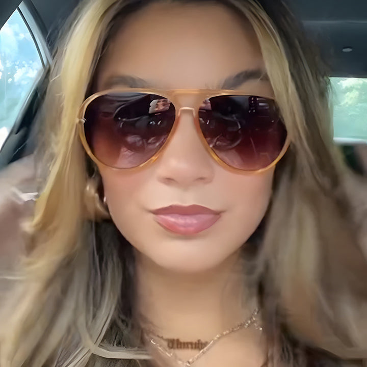 Dame moteriktig piloten solbrille med elegante metallakenter Luvikno