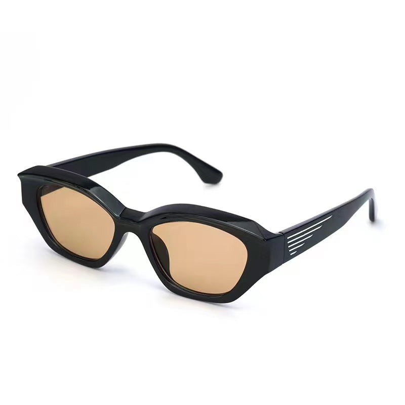 Dame Designer-solbrille med markant polygonal ramme og UV-beskyttelse Luvikno
