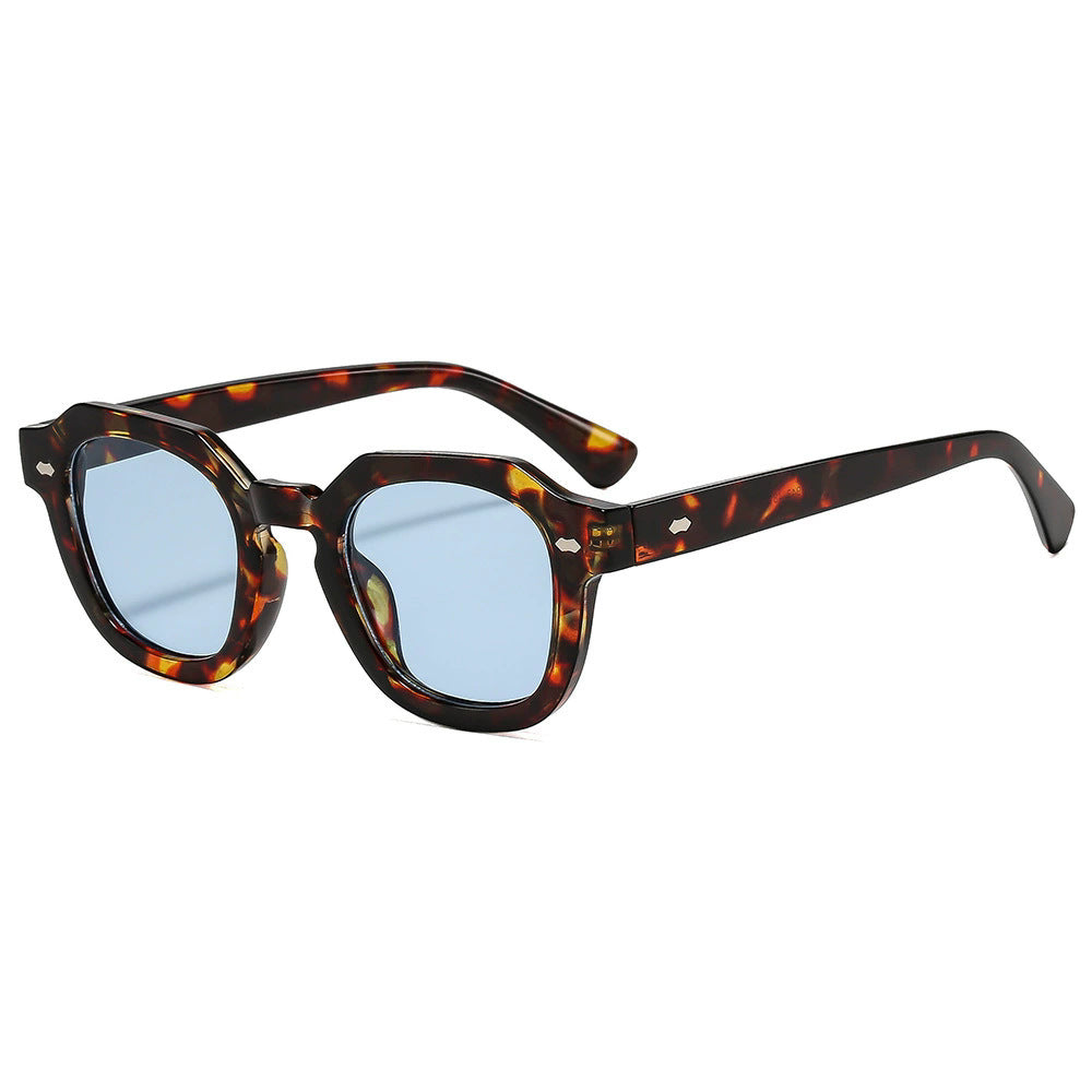 Dame solbrille i moderne design med polariserte linser Luvikno