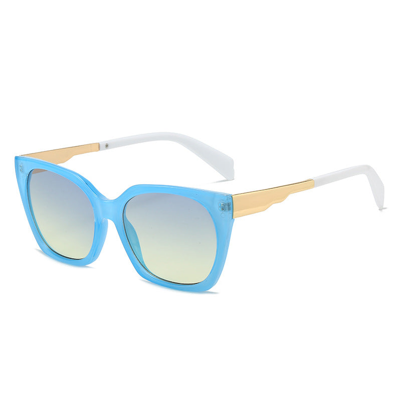 Dame Oversized-solbriller med elegant transparent ramme og gyldne aksenter Luvikno