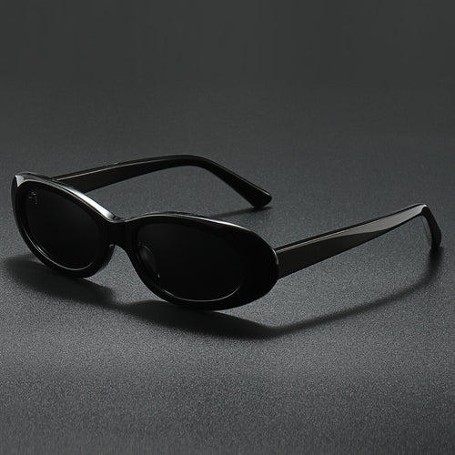 Dame moteriktig solbrille i elegant akvarellstil Luvikno