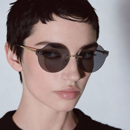Dame solbrille i unikt, elegant design Luvikno
