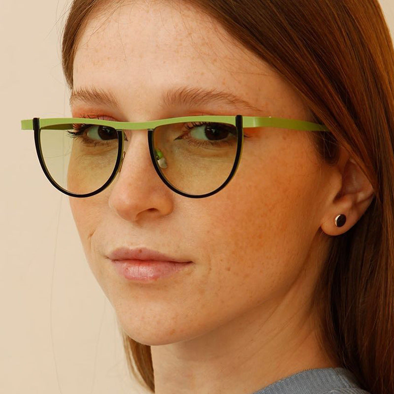 Dame elegant solbrille med moderne design og UV-beskyttelse Luvikno
