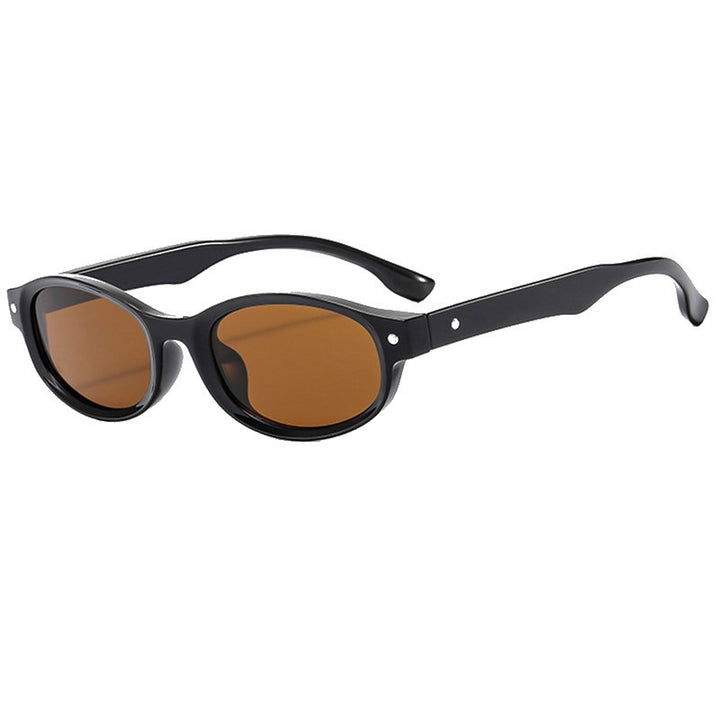 Dame moteriktig solbrille med elegant ramme Luvikno