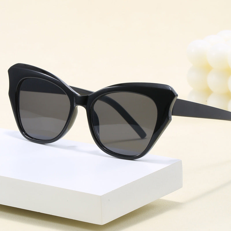 Damen Cat-Eye solbriller med ekstravagant speilingsdesign Luvikno
