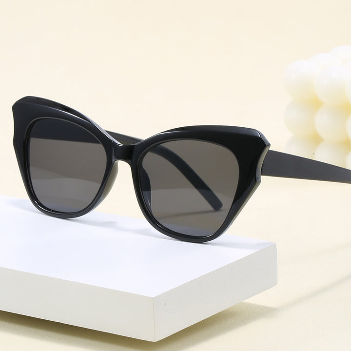 Damen Cat-Eye solbriller med ekstravagant speilingsdesign Luvikno