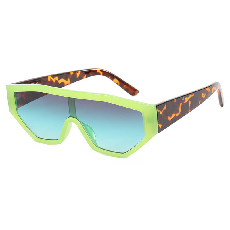 Dame moteriktig solbrille i dyrepels-look Luvikno