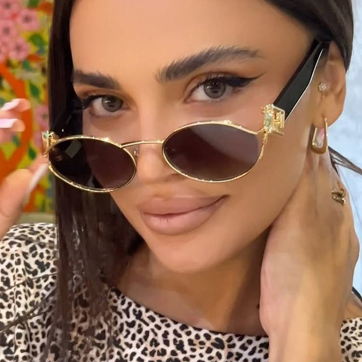 Dame moter solbrille med elegant metallramme og UV-beskyttelse Luvikno