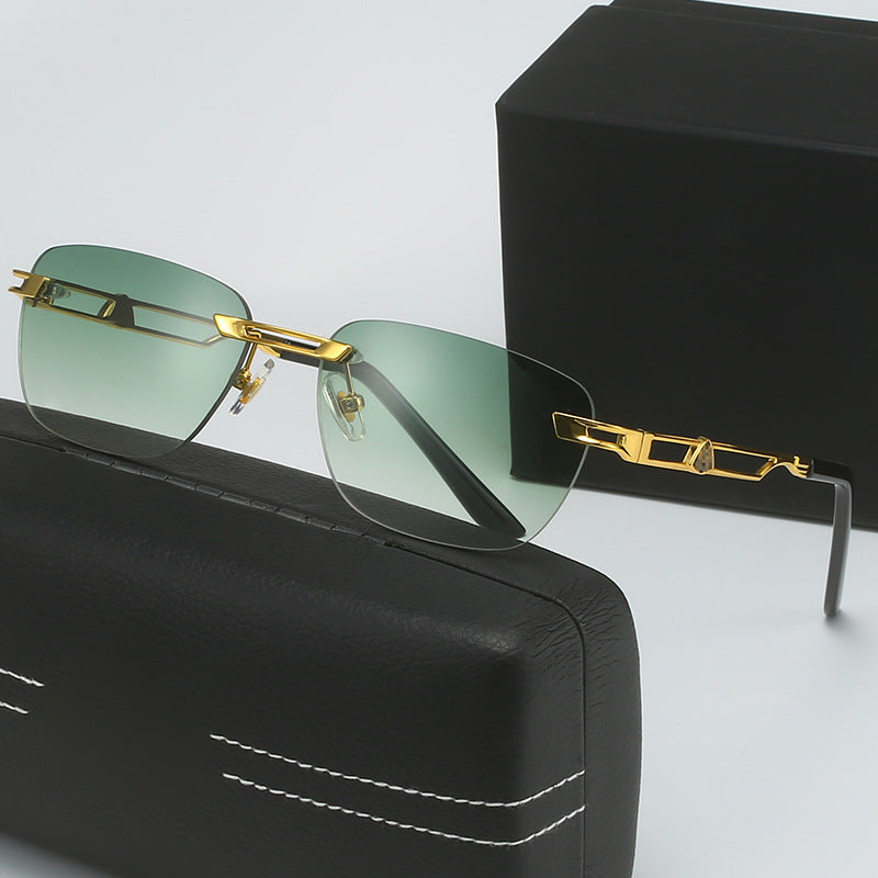 Dame Designer solbrille med elegant metallramme Luvikno