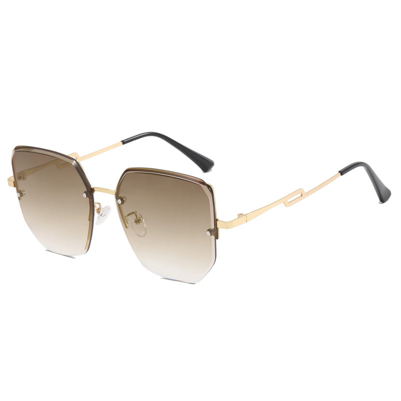 Dame geometrisk designer-solbrille med speilende linser Luvikno
