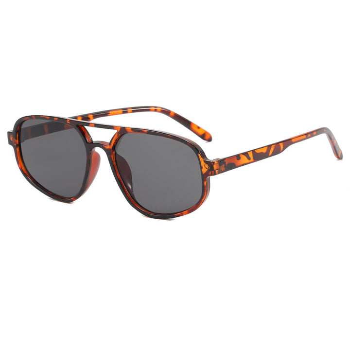 Dame moteriktig oversized solbrille med trendy ramme Luvikno