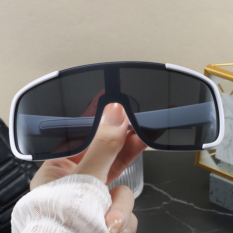 Damen moteriktig sportssolbrille med bred UV-beskyttelse Luvikno