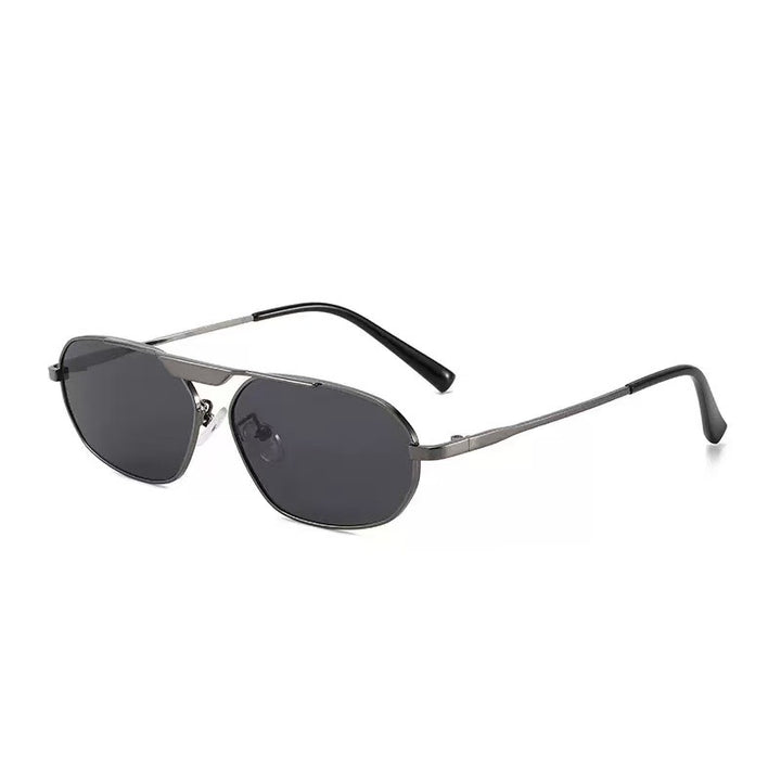 Dame moteriktig solbrille i elegant polygon-design Luvikno