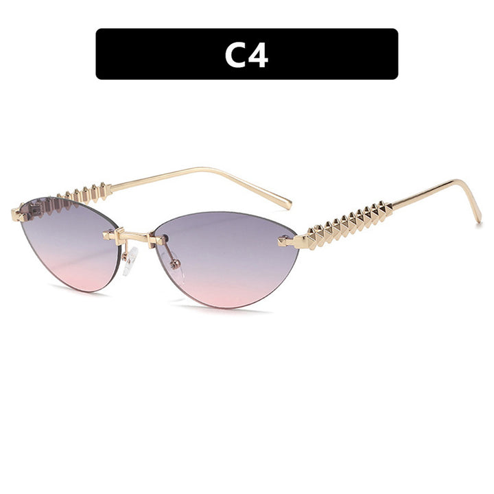 Dame solbrille i moderne, geometrisk design med stilfull metallramme og UV-beskyttelse Luvikno