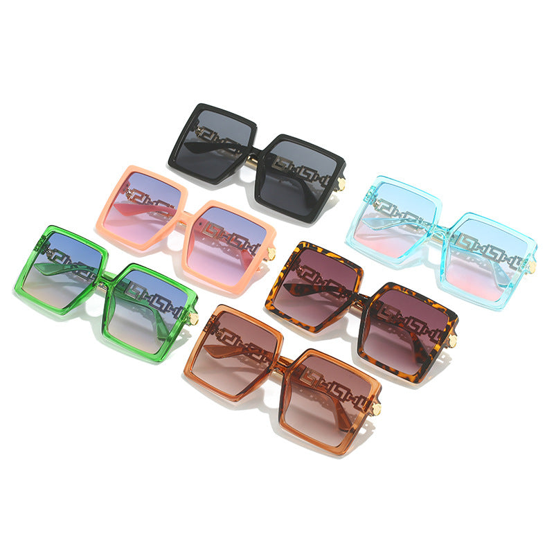 Dame kvadratisk solbrille med luksuriøse detaljer Luvikno