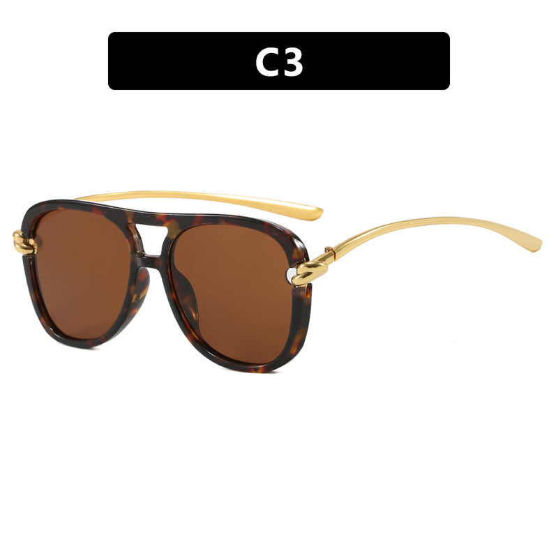 Dame sports solbrille med bred plastramme og UV-beskyttelse Luvikno