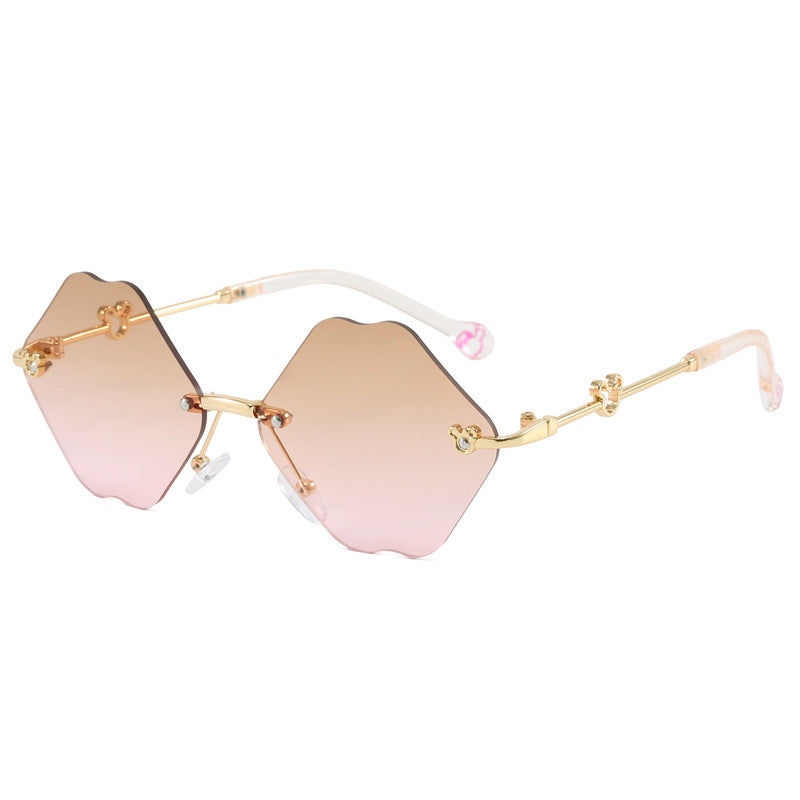 Dame geometrisk oversized solbrille med detaljerte, luksuriøse rammer Luvikno