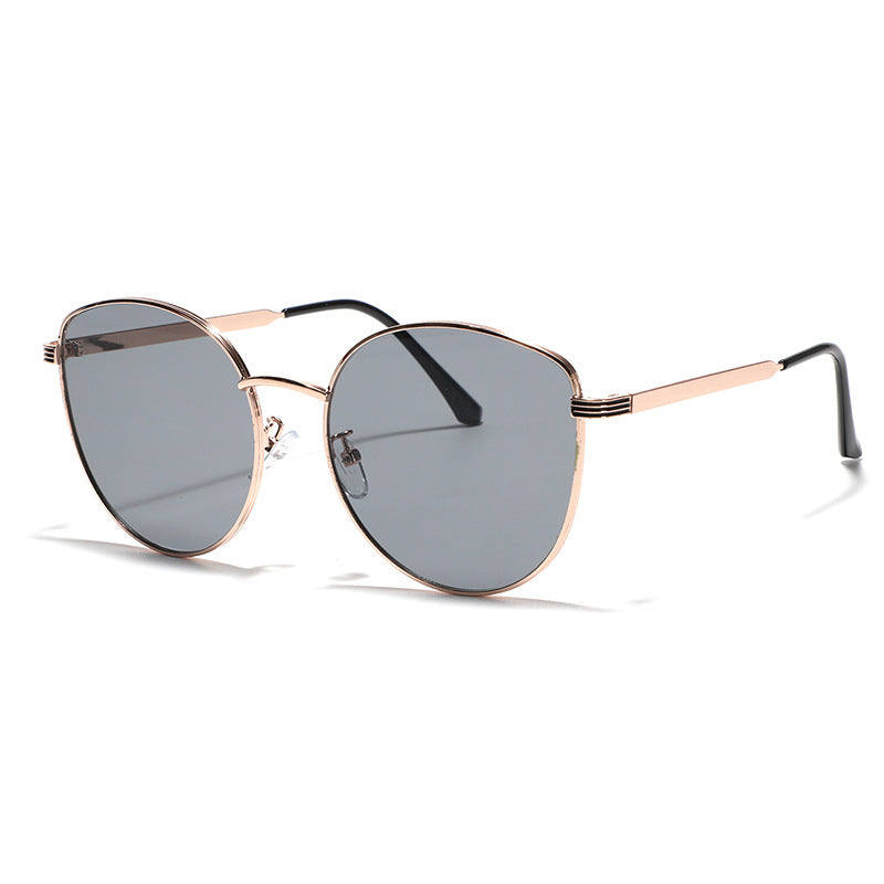 Dame geometrisk solbrille med smal metallramme Luvikno