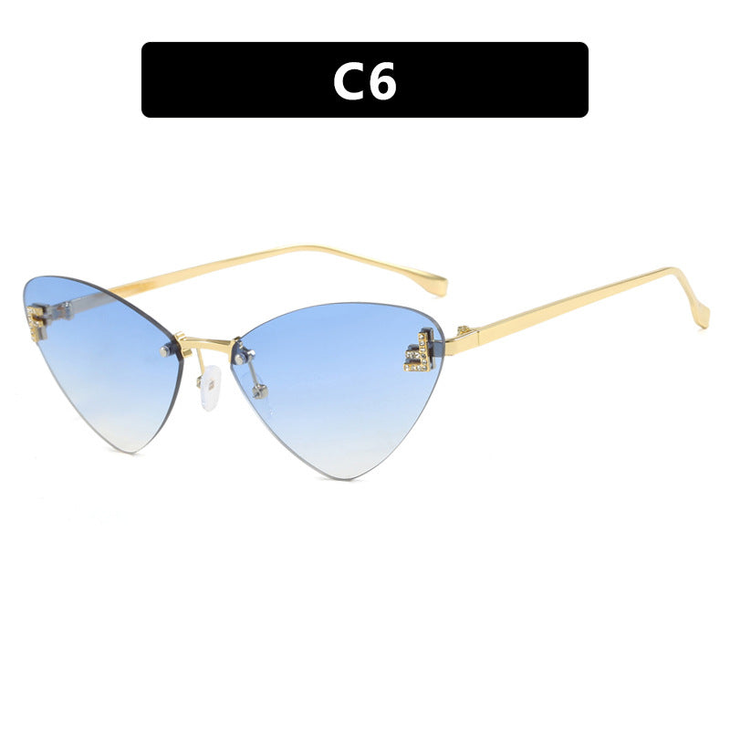 Damer ekstravagante Cat-Eye solbriller med glitrende detaljer Luvikno