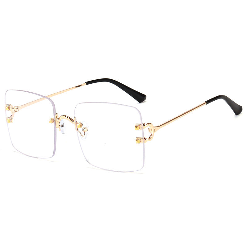 Dame kvadratisk solbrille med elegant metallramme og robuste glass Luvikno
