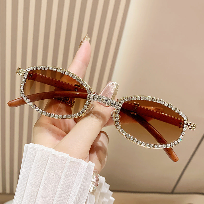 Dame solbrille i elegant glamor stil Luvikno