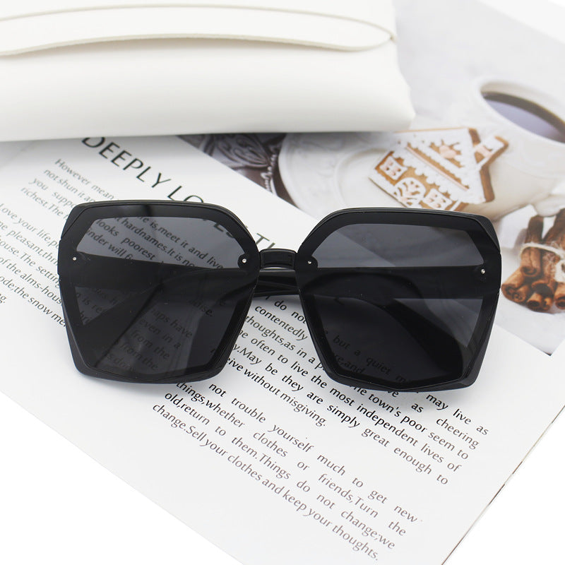 Dame Designer-solbrille i elegant hexagon-design Luvikno