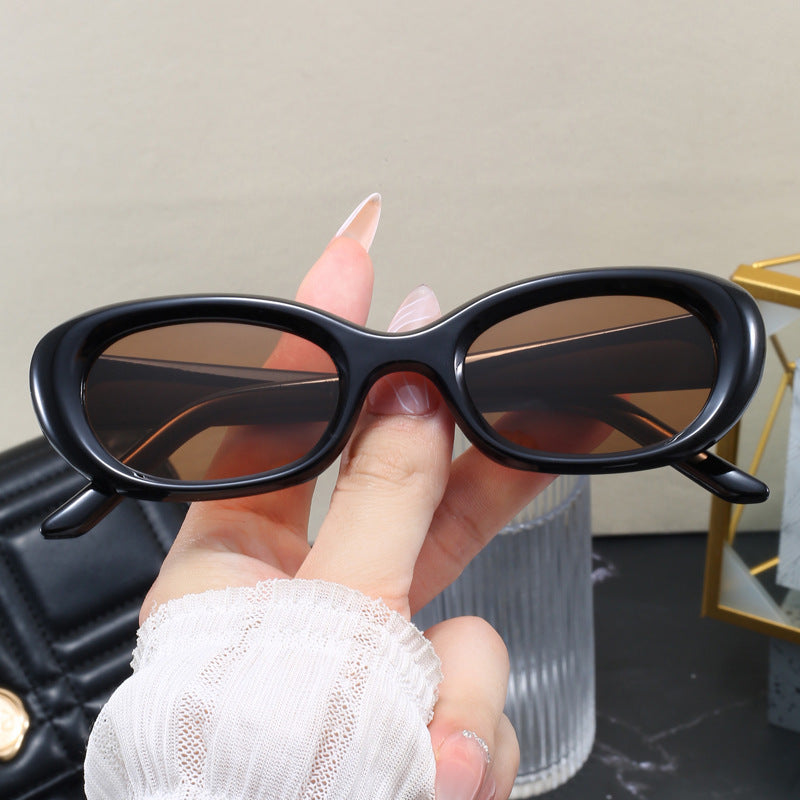 Dame moteriktig solbrille med oval design og UV-beskyttelse Luvikno