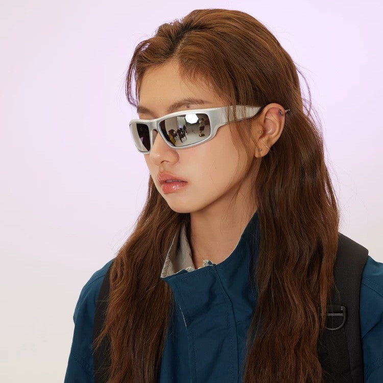 Dame Sporty solbrille med robust ramme og polariserte linser Luvikno