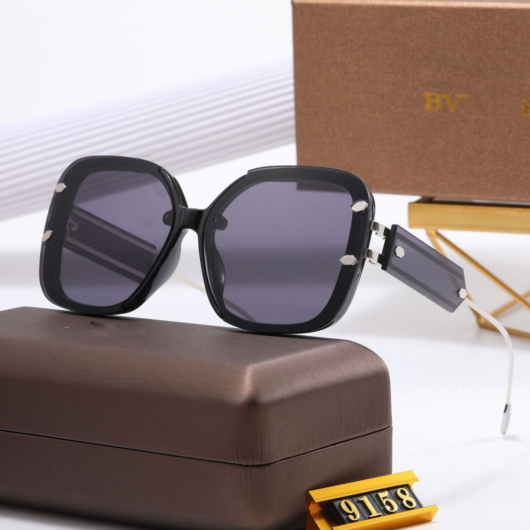 Dame designer-solbrille med ekstravagant ramme Luvikno
