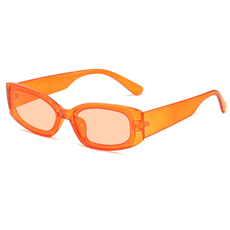 Dame moteriktig solbrille i futuristisk design Luvikno