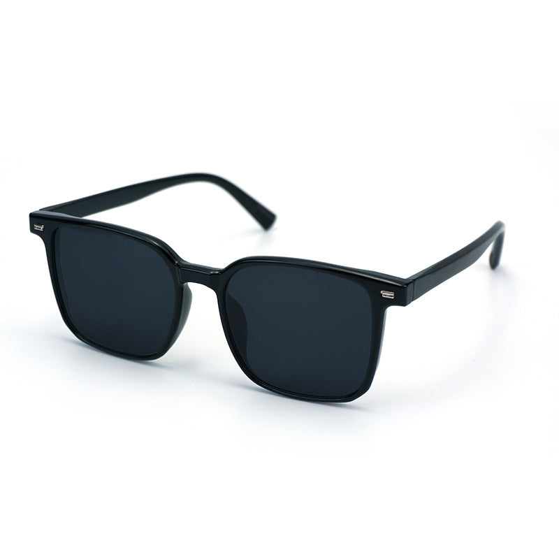 Dame Kvadratisk Solbrille med moderne aksenter Luvikno