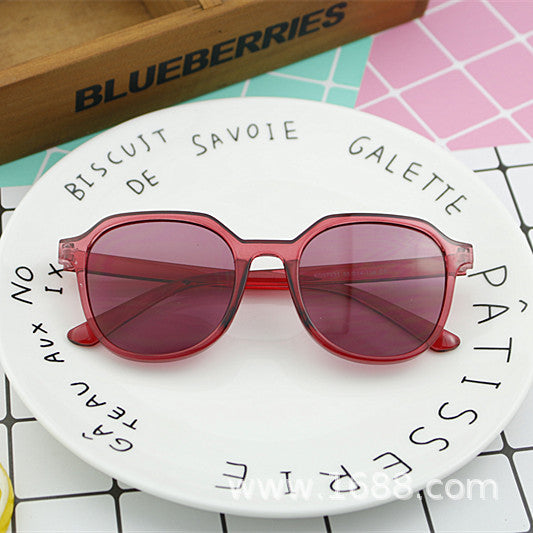 Dame geometrisk solbrille med transparent rammestruktur Luvikno