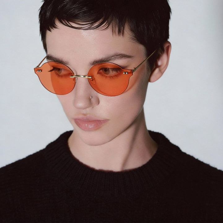 Dame solbrille i unikt, elegant design Luvikno