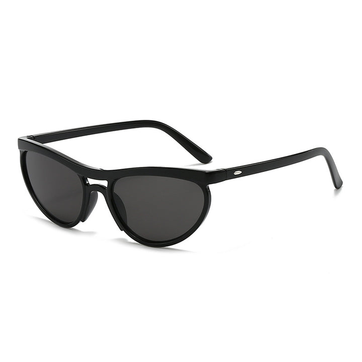 Dame moteriktig solbrille i moderne design Luvikno