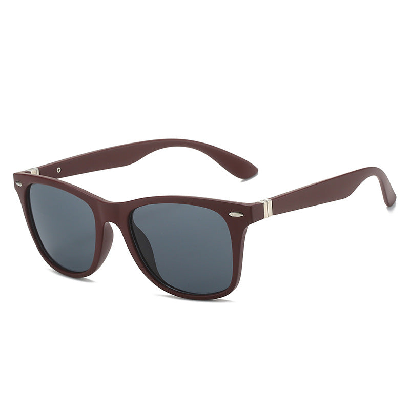 Dame moteriktig solbrille med beskyttende UV-beskyttelse og trendy design Luvikno