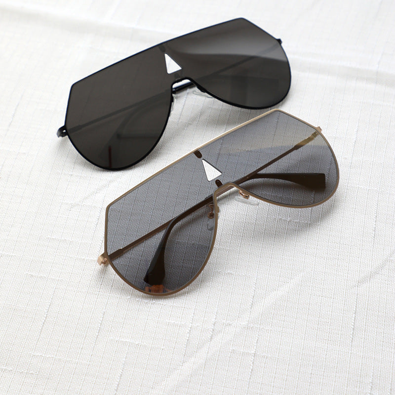 Dame futuristisk oversized solbriller med beskyttende metallramme Luvikno